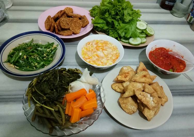 Resep Lalapan + Asparagus Vegetarian Anti Gagal