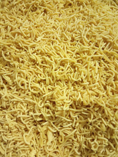 નાયલોન સેવ (Nylon Sev Recipe In Gujarati) રેસીપી મુખ્ય ફોટો
