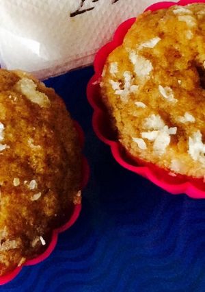 A picture of Pumpkin Oats muffins.