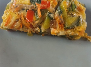 Una foto de Tortilla al horno de verduras🧅🫑🥦🌶🧄🥕