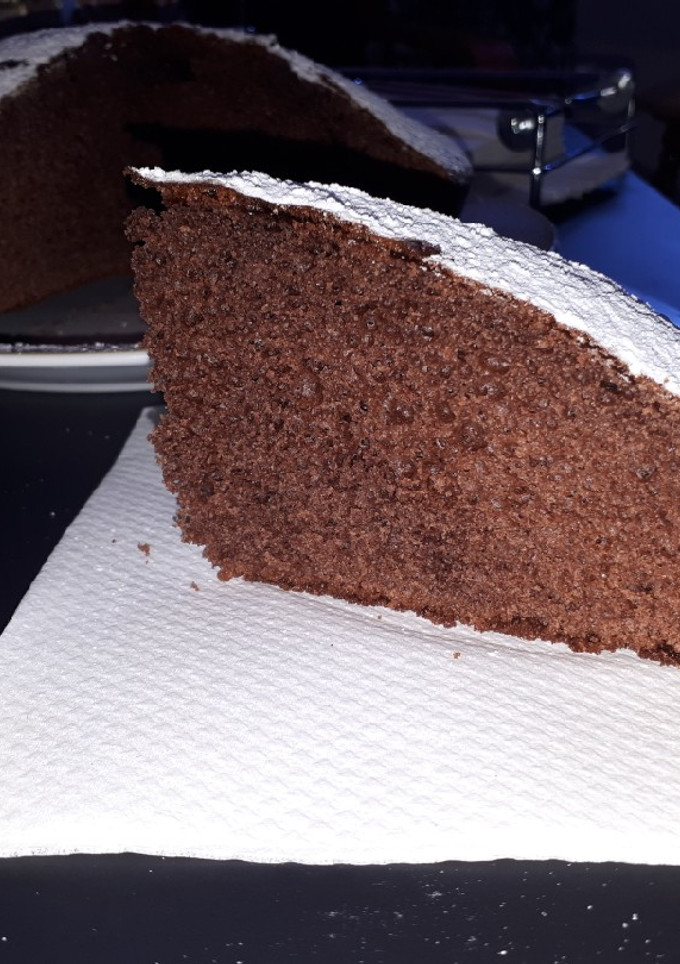 Una foto de Bizcocho de leche condensada y chocolate rápido