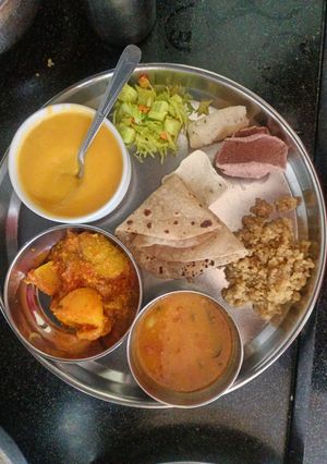 A picture of Aamras.