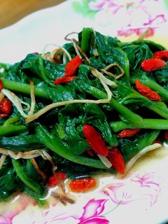 薑絲枸杞皇宮菜菜(健康菜) 的食譜成品照片