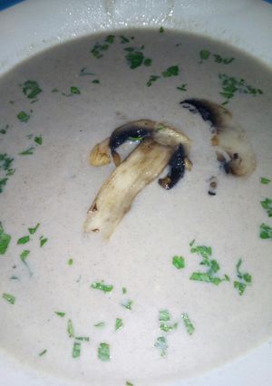 Una foto de Crema de champiñones utvco