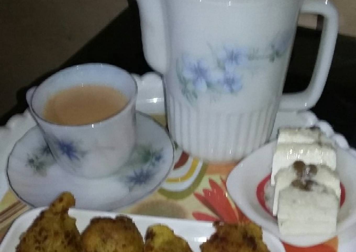 Potatoes balls with tea