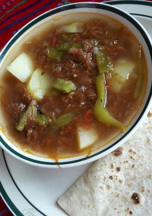 A picture of Caldillo or Cazuela de Machaca.