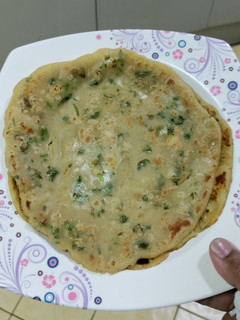 கோதுமை கார்லிக் பரோட்டா. காலை உணவு செய்முறை முக்கிய புகைப்படம்