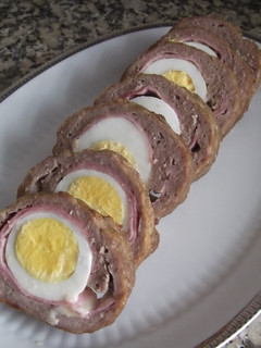 Una foto de Rollo de carne relleno de huevo