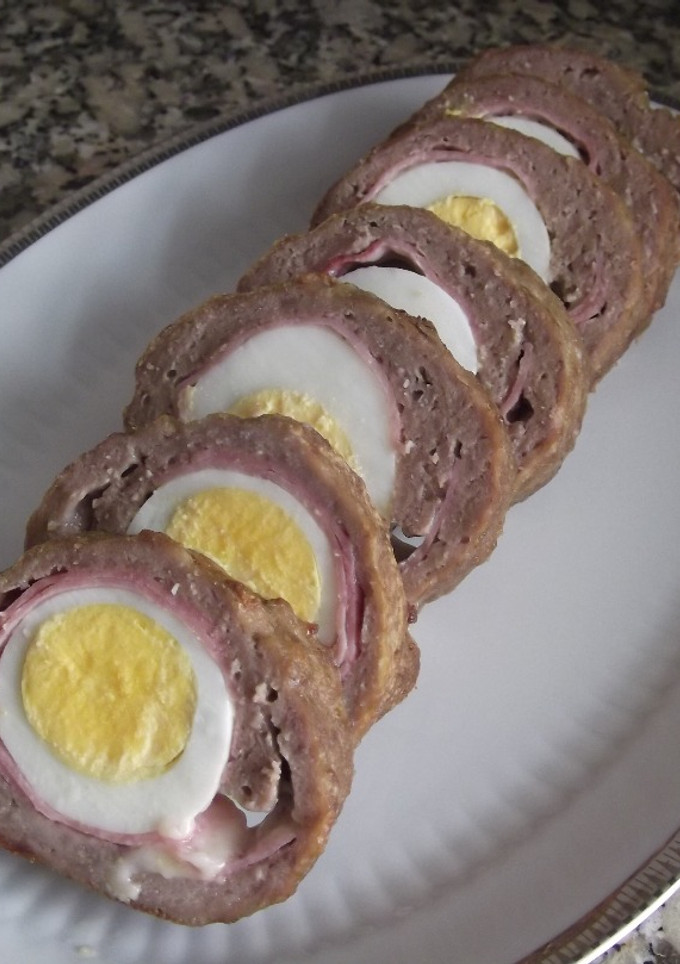 Una foto de Rollo de carne relleno de huevo