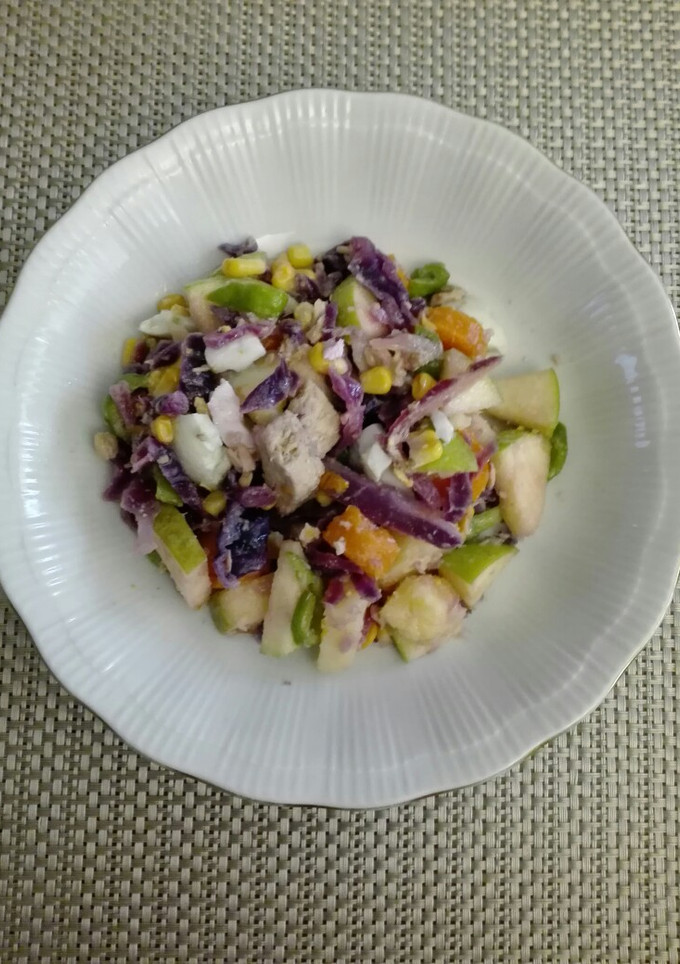 Una foto de Aliño de col lombarda y manzana verde