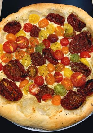 Une photo de Tarte fines mix tomates et gouda