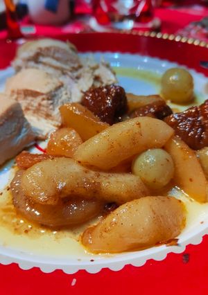 Une photo de Poularde rôtie aux fruits d'hiver caramélisés