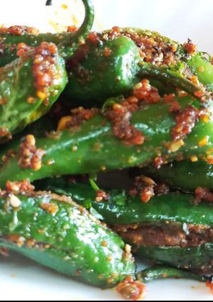 A picture of Stuffed Green Chillies.