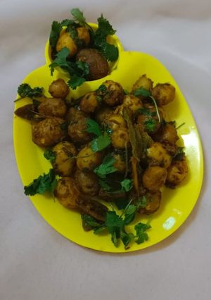 मसालेदार चटपटे छोटे आलू की सब्जी(masaledar chatpate chote aloo recipe in hindi) रेसिपी मुख्य फोटो