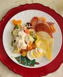 Almuerzo con proteínas y frutas