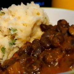 A picture of Garlic Mashed Cassava with coconut turtle beans(Njahi).