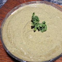 A picture of Mayonnaise coriander mint leaves chutney.