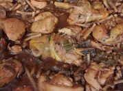 Una foto de topping de pollo