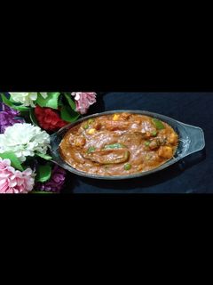 व्हेज कोल्हापूरी (veg kolhapuri recipe in marathi) रेसिपी चे मुख्य फोटो 