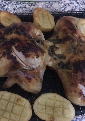 Una foto de Pollo a las finas hierbas al horno
