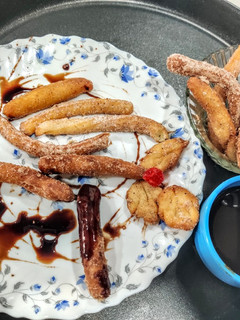 चूर्रोस (Churros in Hindi) रेसिपी मुख्य फोटो