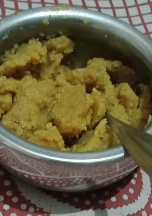 A picture of Besan suji ka halwa.
