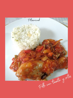 Una foto de Pollo con tomate y setas