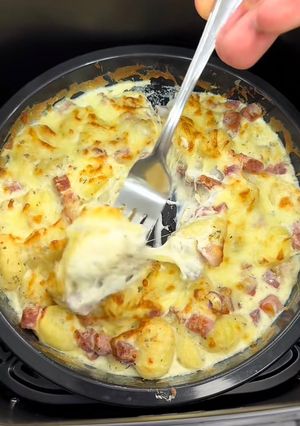 Una foto de Gnocchis con atún