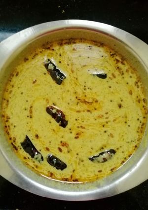 A picture of Raw tamarind chutney.