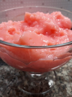 Una foto de Crema de maicena-frutilla