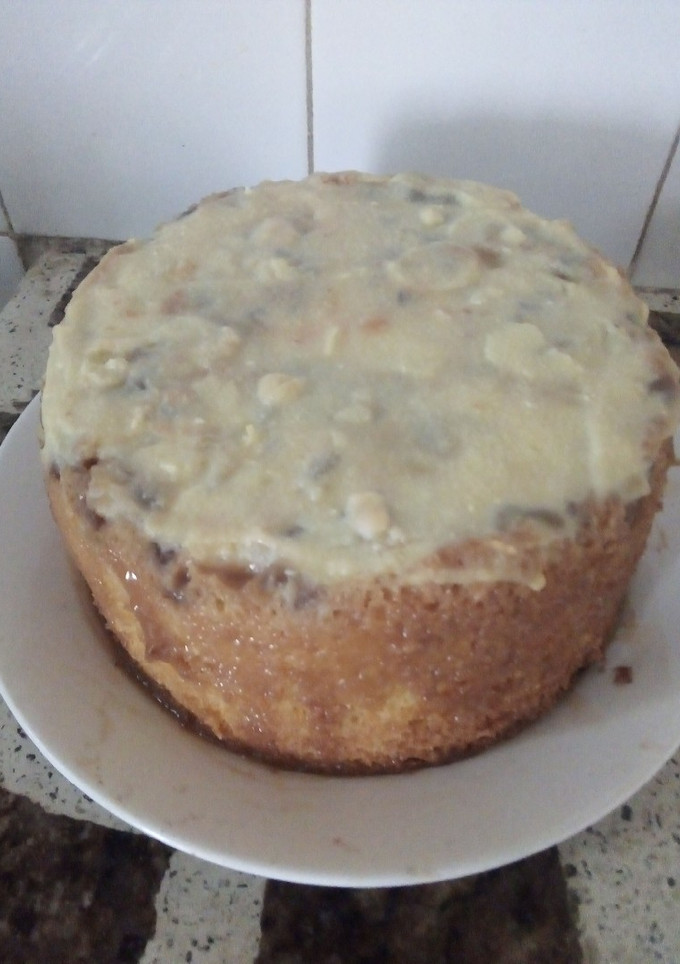 Una foto de Torta de manzana y crema de limón con salsa de dulce de leche