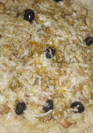 صورة لوصفة بيتزا🍕 بالصلصة البيضاء