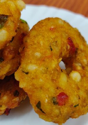 A picture of Sabudana vada with a veggie twist.