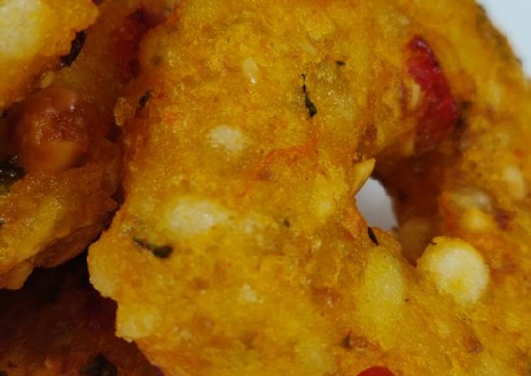 Simple Way to Prepare Quick Sabudana vada with a veggie twist