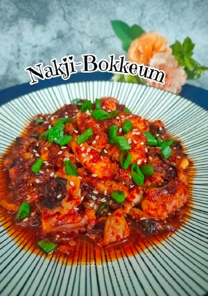 Gambar Nakji-Bokkeum (Spicy Stir Fried Octopus)