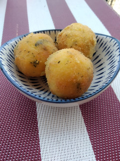 Una foto de Buñuelos de patata con brócoli