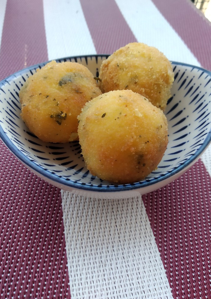 Una foto de Buñuelos de patata con brócoli