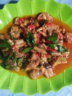 Foto resep Tumis pedas jamur sawit