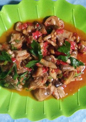 Foto resep Tumis pedas jamur sawit