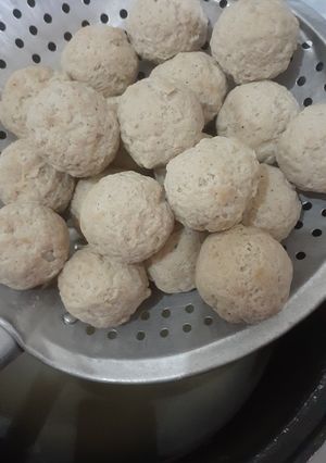 Foto resep Bola daging sapi isi telor puyuh