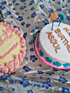 A picture of Cake covering (foundant and butter icing.