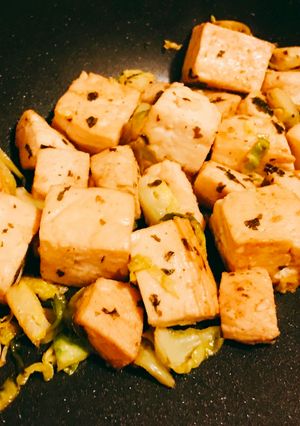 A picture of Chicken and Tofu.
