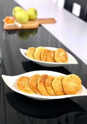 Une photo de Mini pancakes pommé-chèvre frais