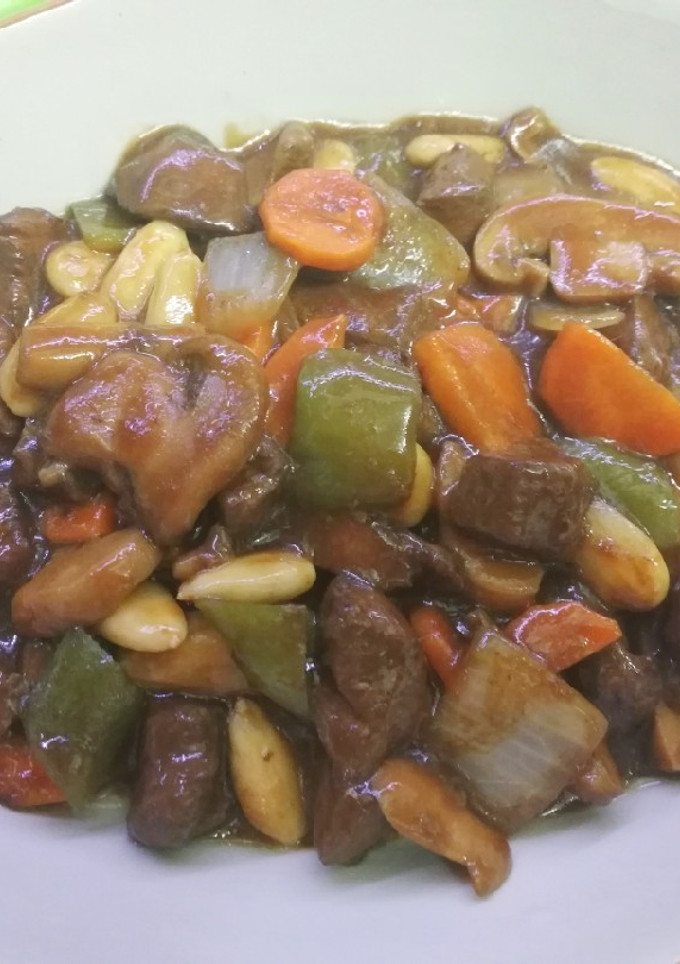 Una foto de Pollo con almendras estilo chino