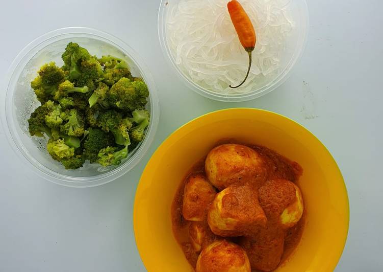 Mie shirataki kuah rendang telor tahu dan rebus brokoli #keto