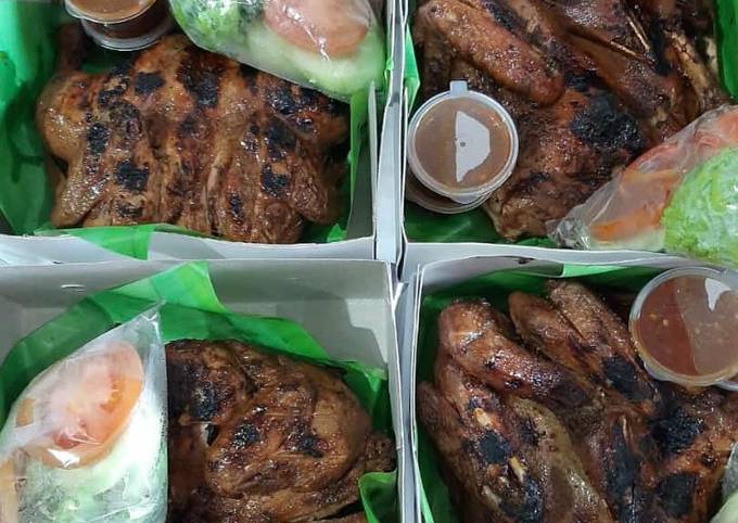 Bagaimana Menyiapkan Ayam Bacem, Lezat Sekali