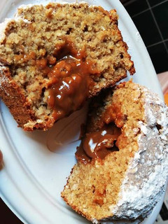Una foto de Budín integral de banana, avena y dulce de leche