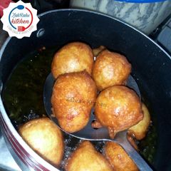 A picture of Coconut flavored puff puff.