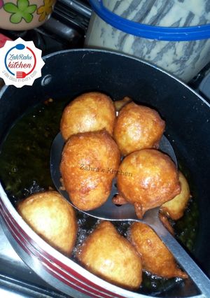 A picture of Coconut flavored puff puff.