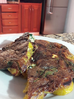 Una foto de Tortilla de espinaca con plátano